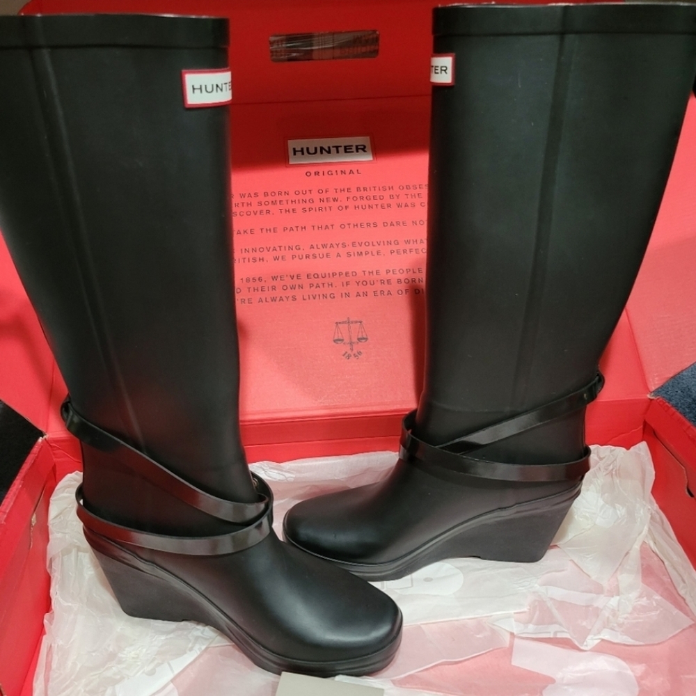 Hunter black rubber wedge rain boots